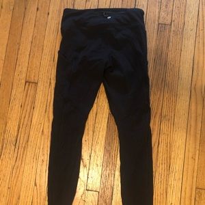 Black LuluLemon workout leggings with side pockets